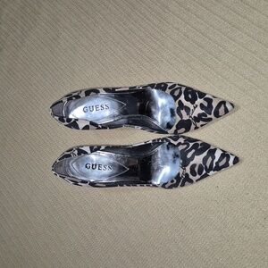 GUESS Carrie  Women's Leopard Print Pointed Heels Sz. 9